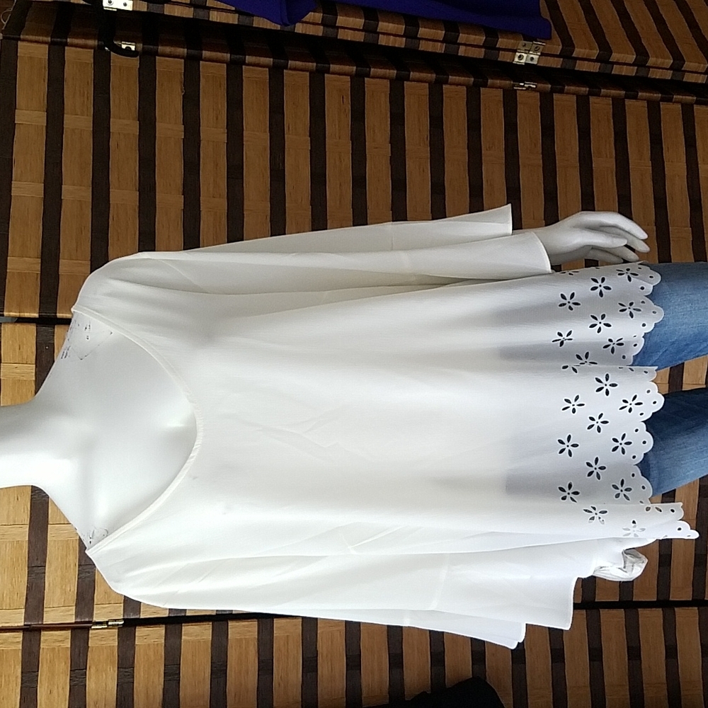NWT!! Moa Moa creme top